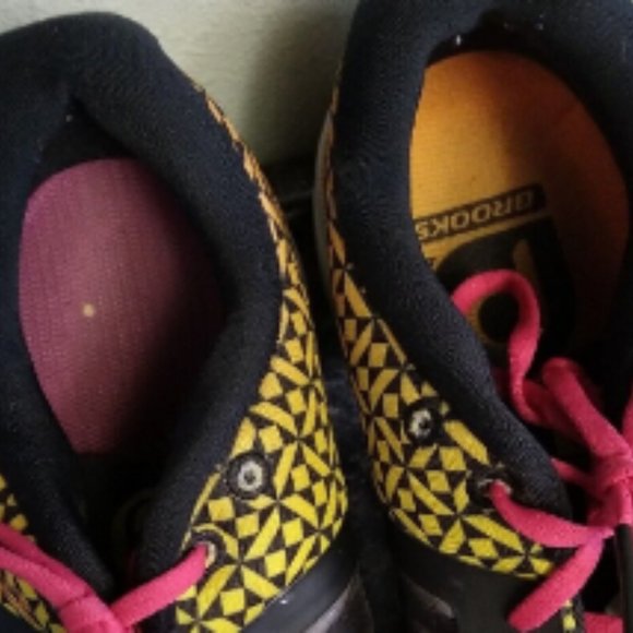 Womens 9.5 Brooks Pure Connect 4 1201761b587 Pink Yellow Running Shoes - Picture 4 of 6